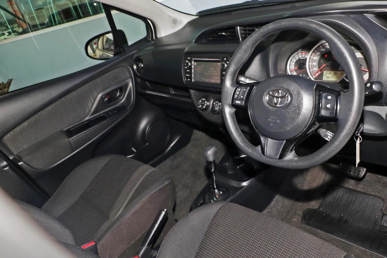 2019 Toyota Yaris Gallery Image 8