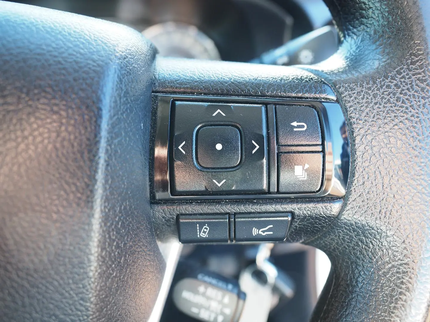 2020 Toyota Hilux Gallery Image 27