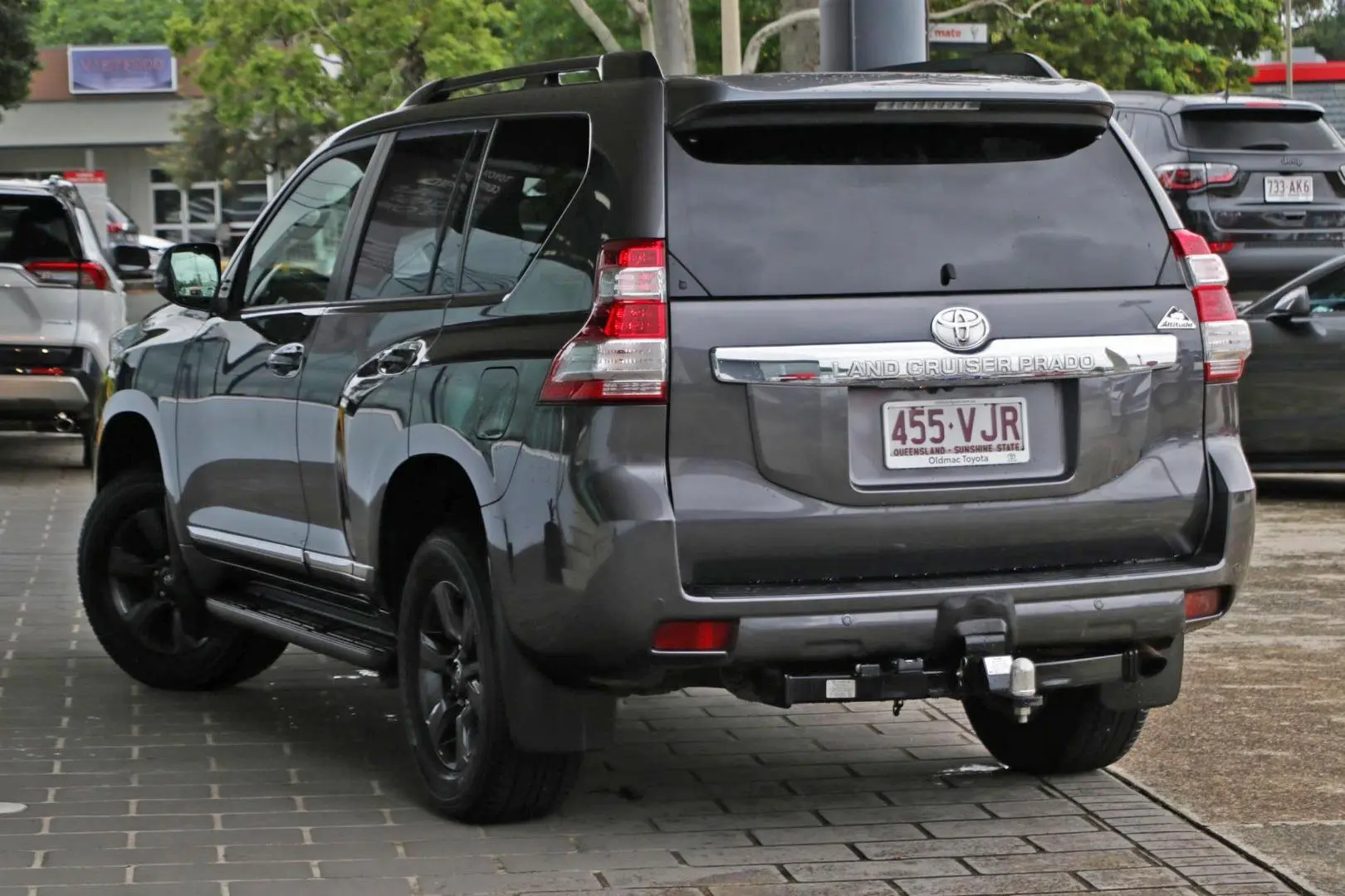 2015 Toyota Landcruiser Prado Gallery Image 2