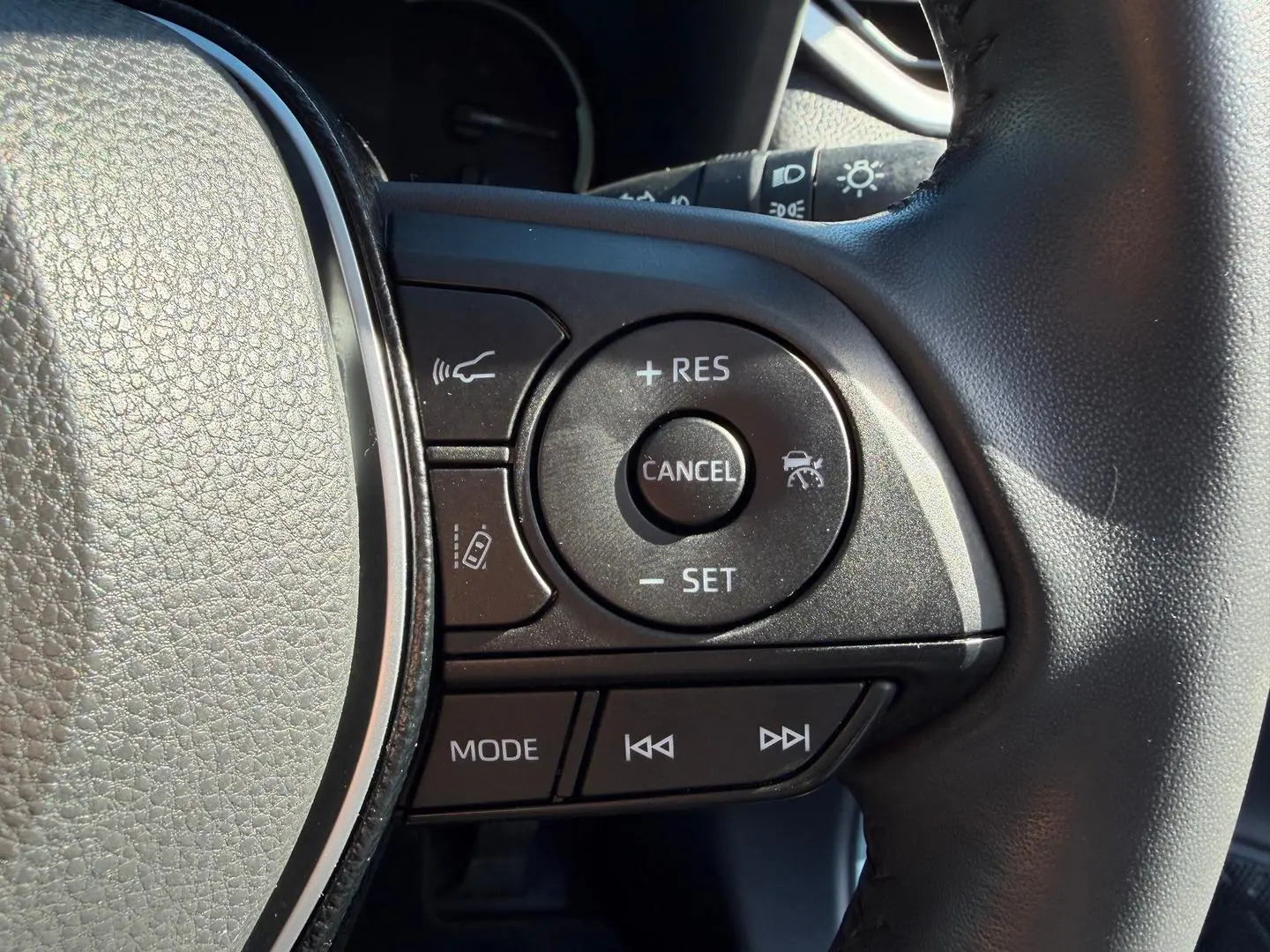 2020 Toyota RAV4 Gallery Image 26
