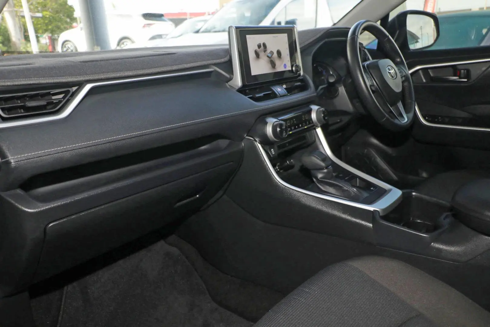 2024 Toyota RAV4 Gallery Image 8
