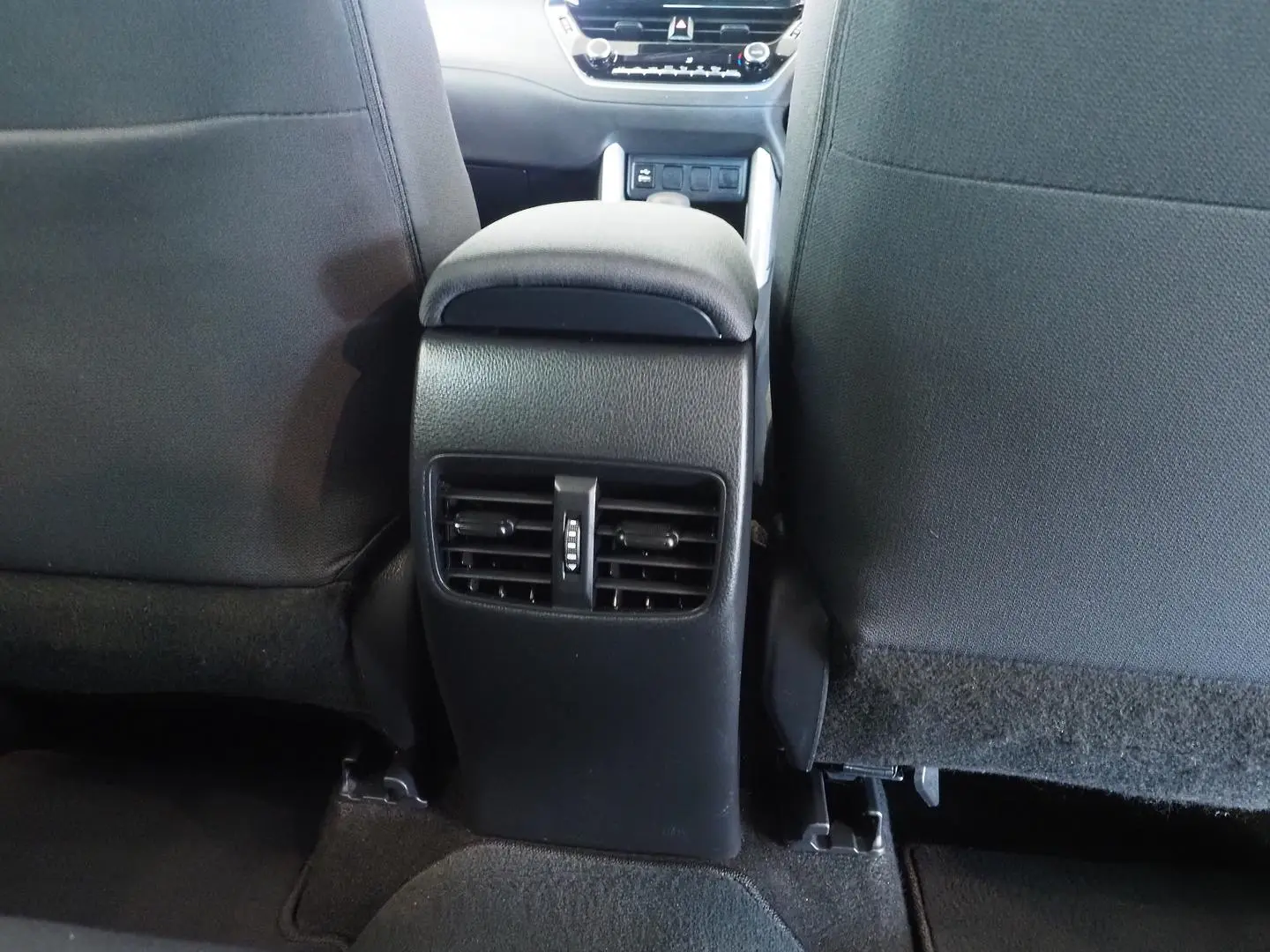 2024 Toyota Corolla Cross Gallery Image 17