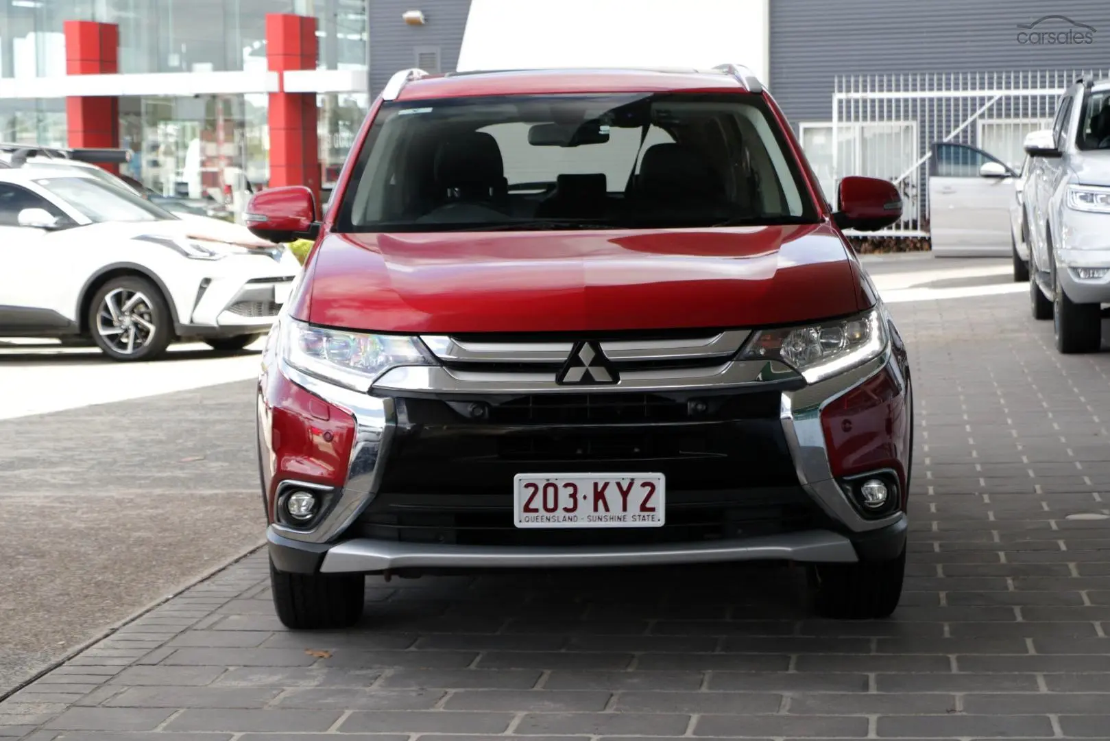 2018 Mitsubishi Outlander Image 3