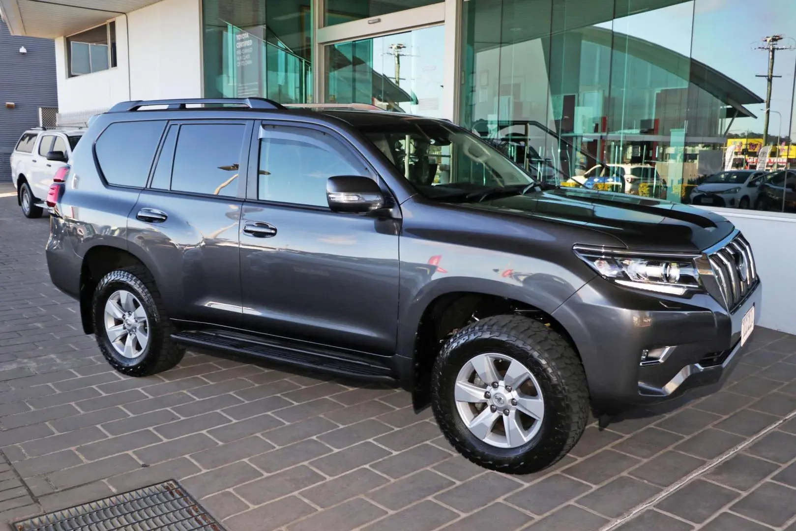 2022 Toyota Landcruiser Prado Gallery Image 5