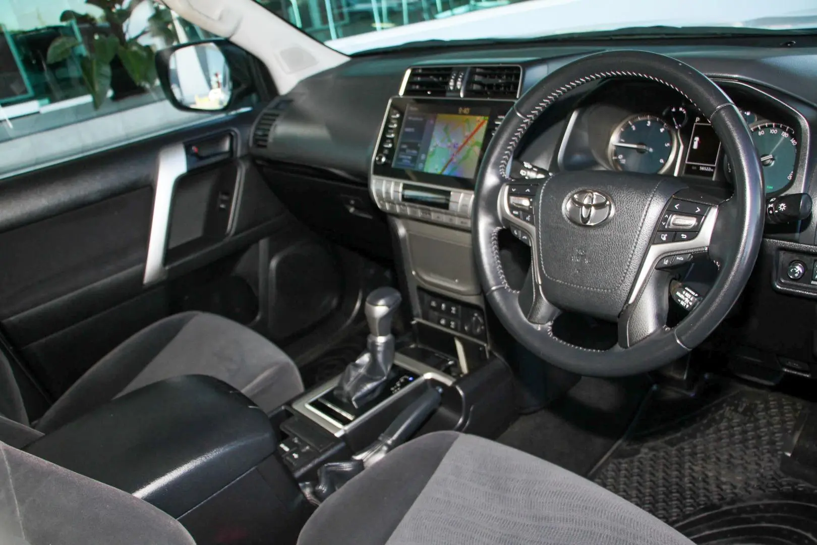 2023 Toyota Landcruiser Prado Gallery Image 8