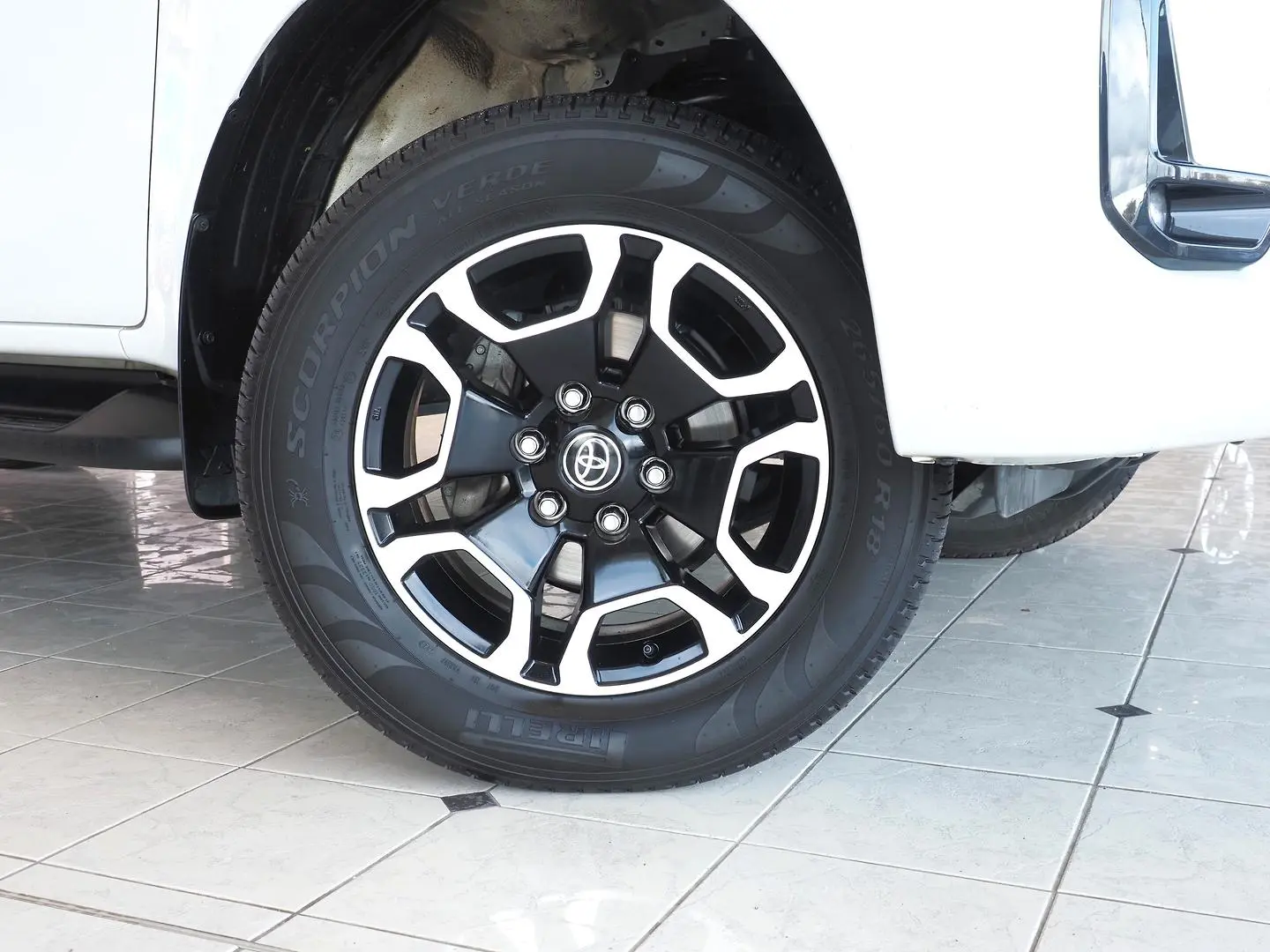 2023 Toyota Hilux Gallery Image 16