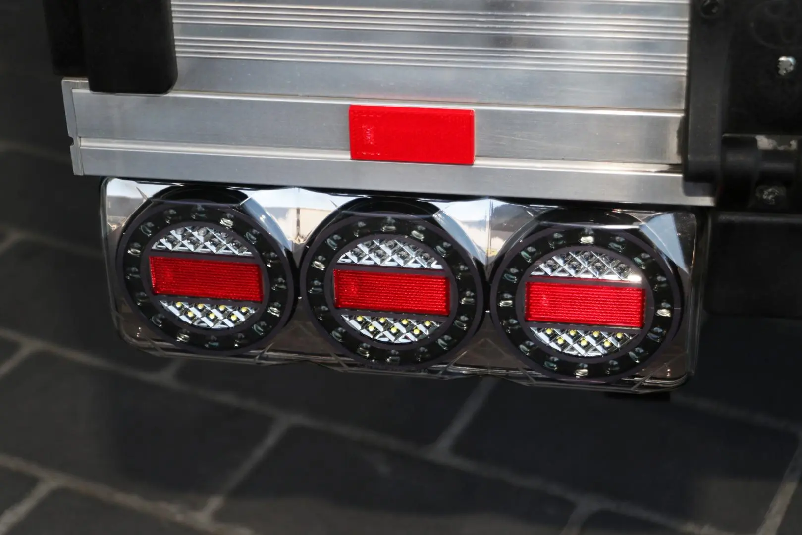 2013 Toyota Hilux Gallery Image 16