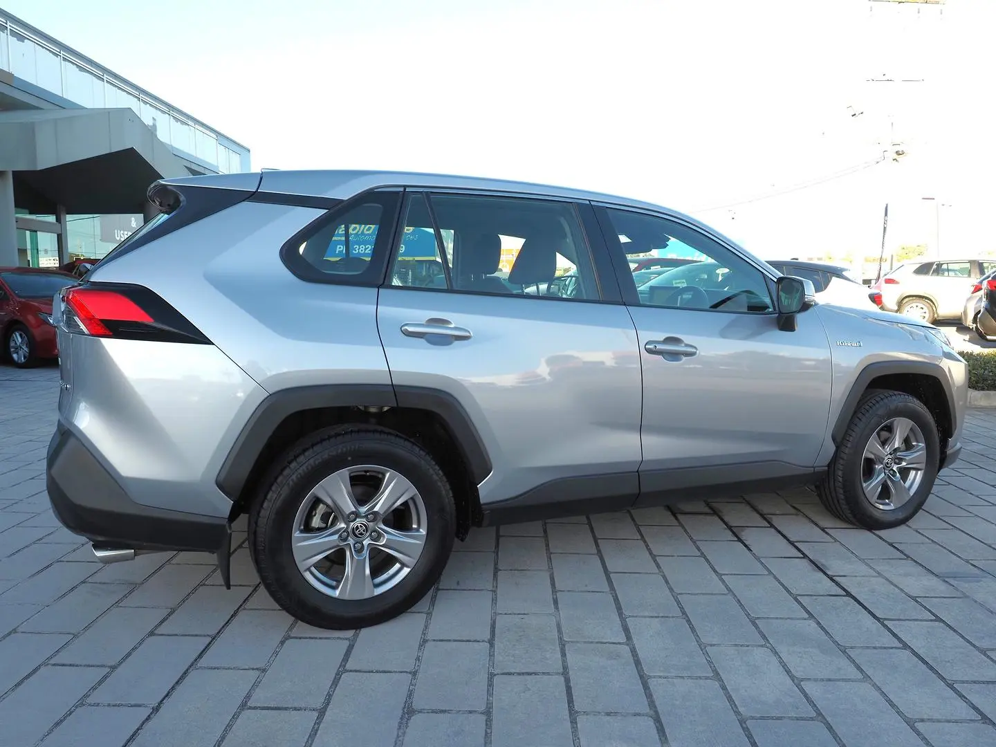 2024 Toyota RAV4 Gallery Image 11