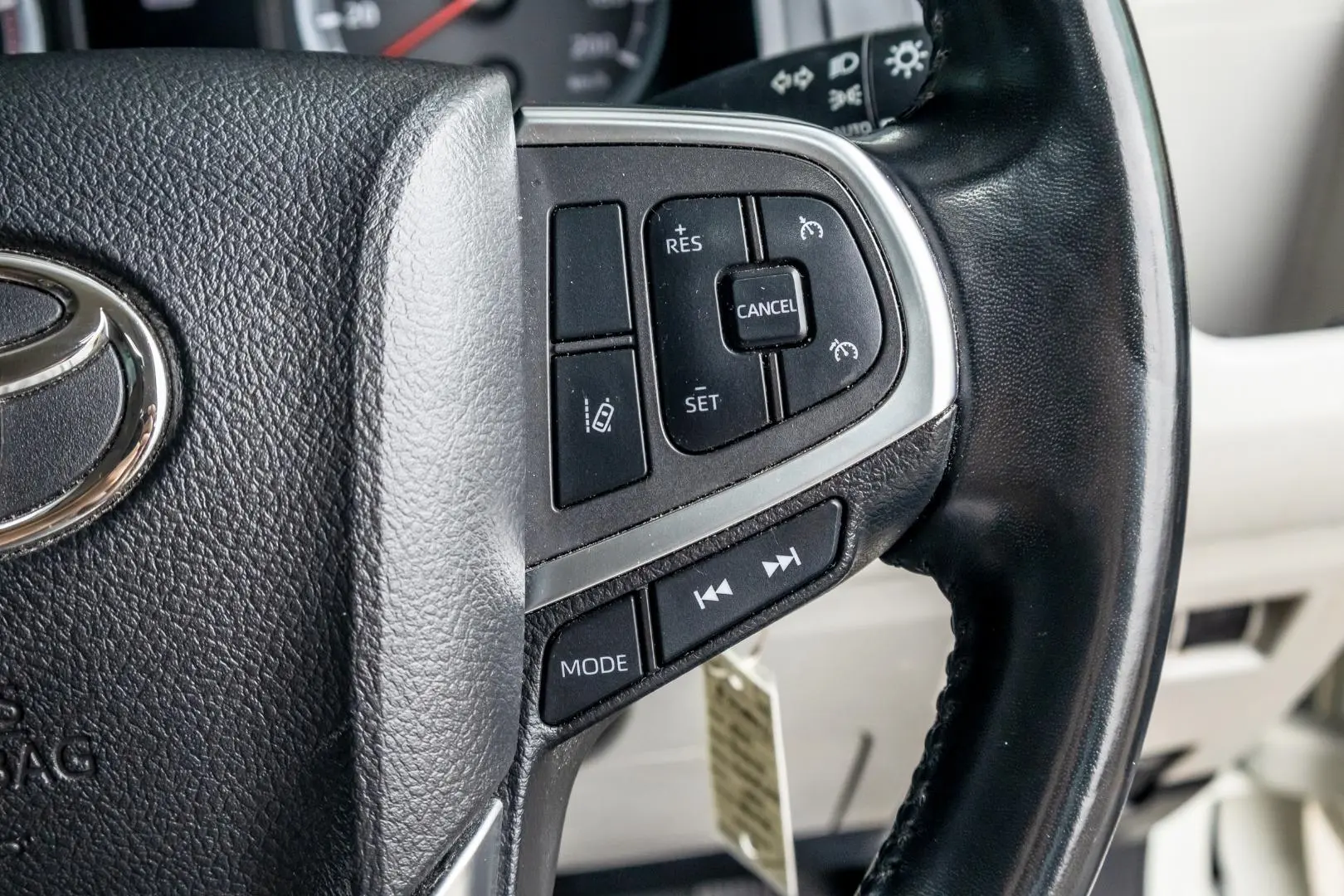 2021 Toyota Hiace Gallery Image 14