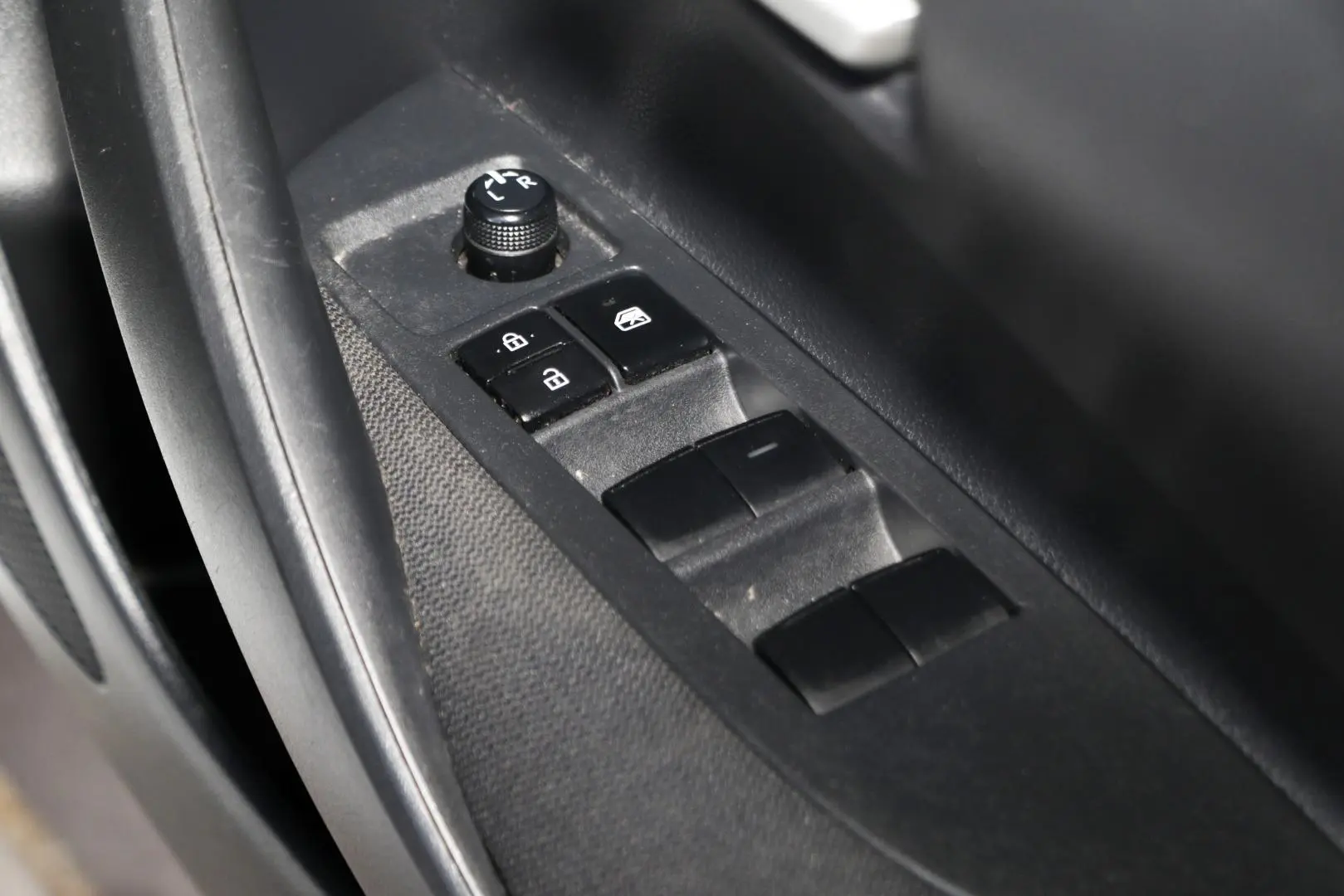 2020 Toyota Corolla Gallery Image 16