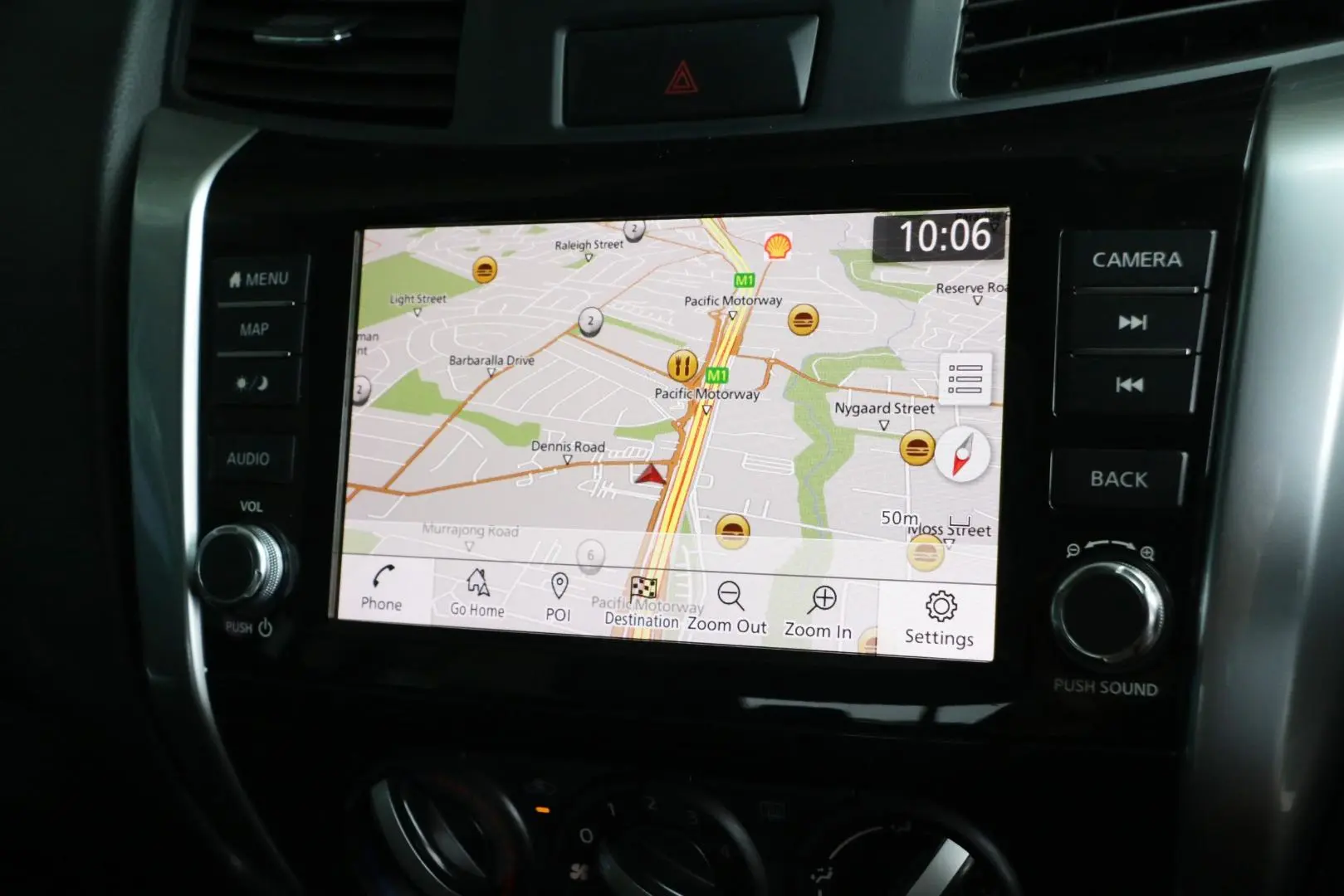2021 Nissan Navara Gallery Image 11