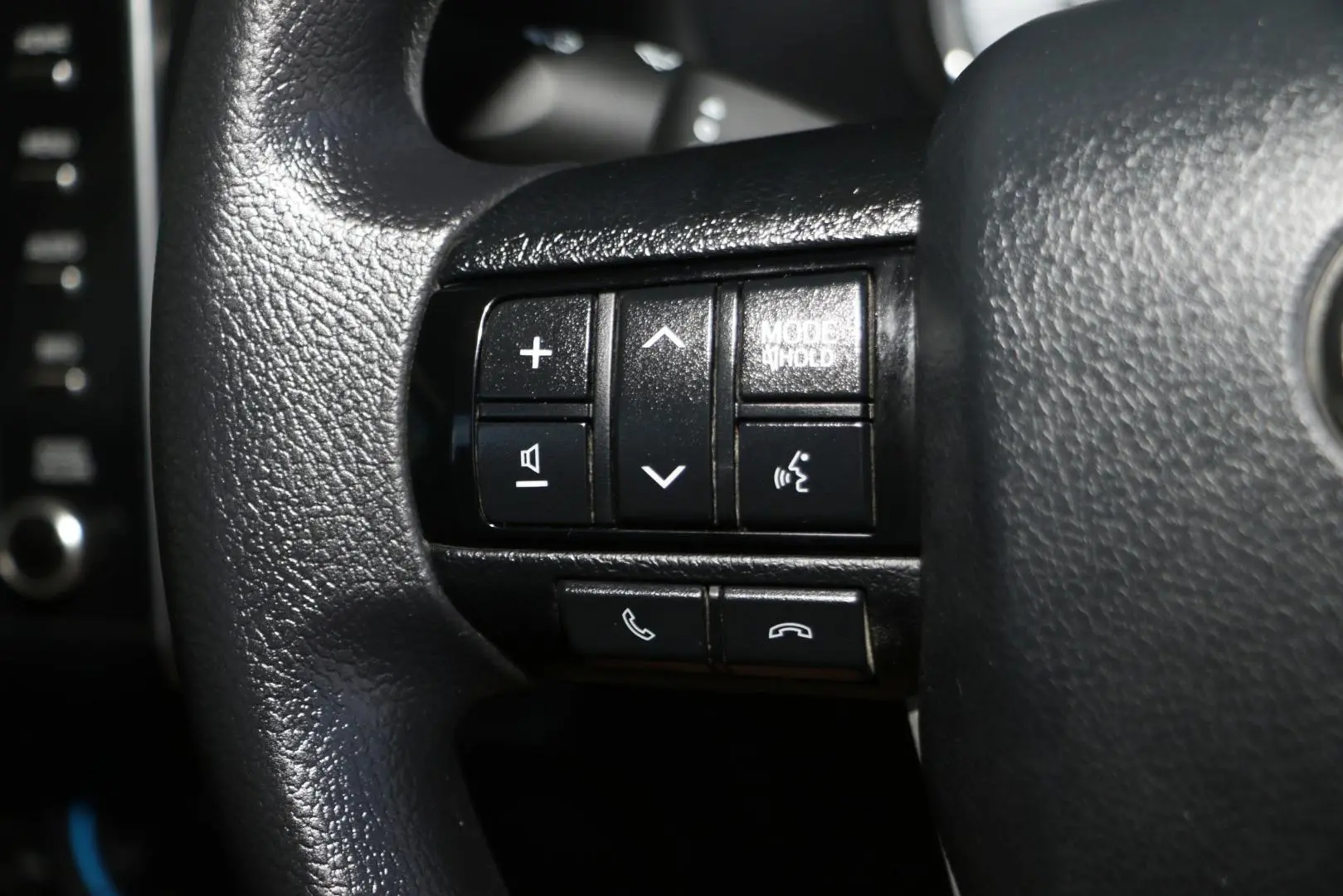 2022 Toyota Hilux Gallery Image 12