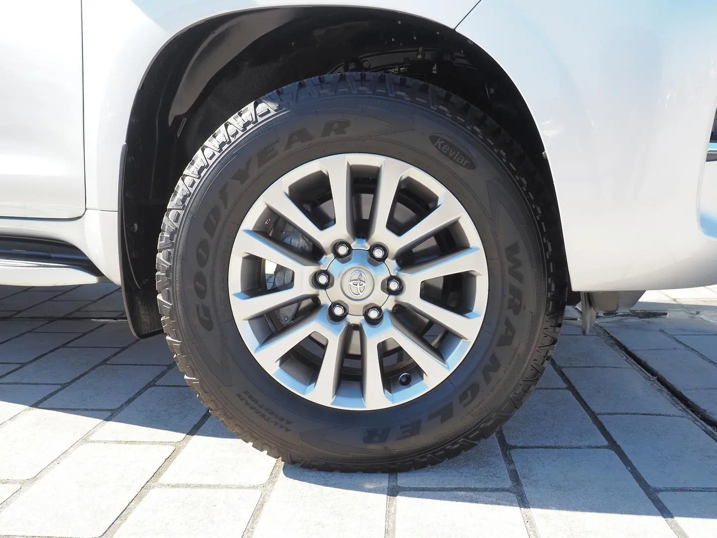 2021 Toyota Landcruiser Prado Gallery Image 12
