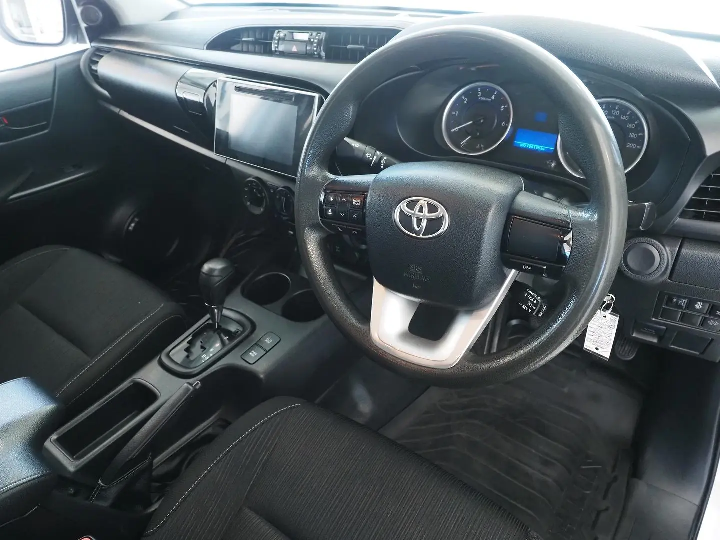2019 Toyota Hilux Gallery Image 4