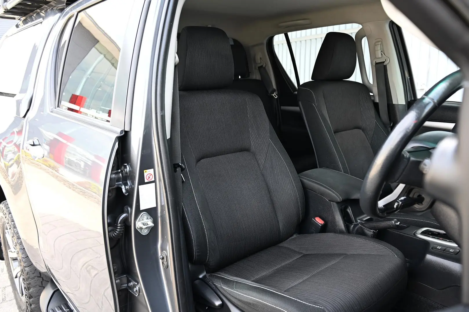 2017 Toyota Hilux Gallery Image 13