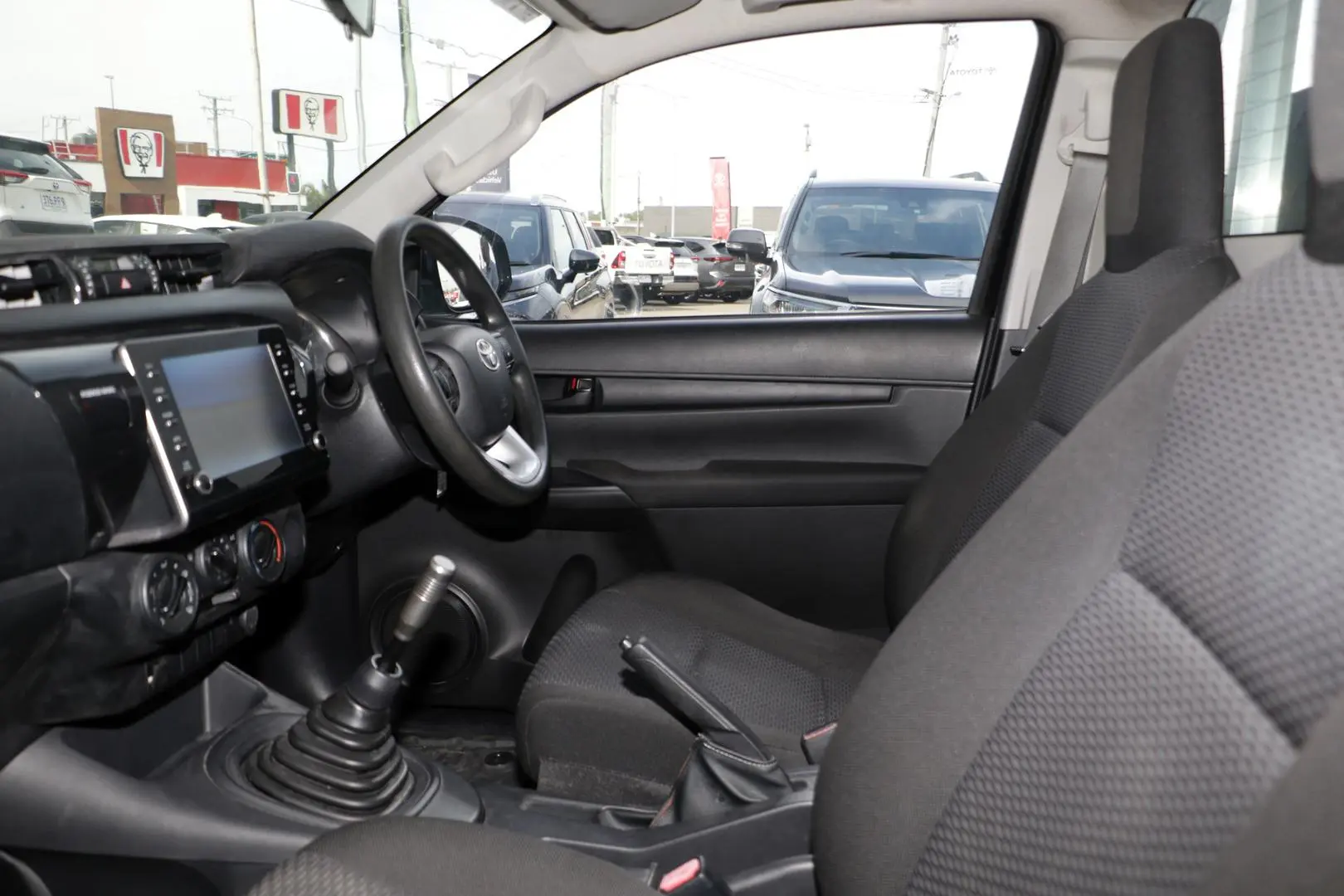 2021 Toyota Hilux Gallery Image 8