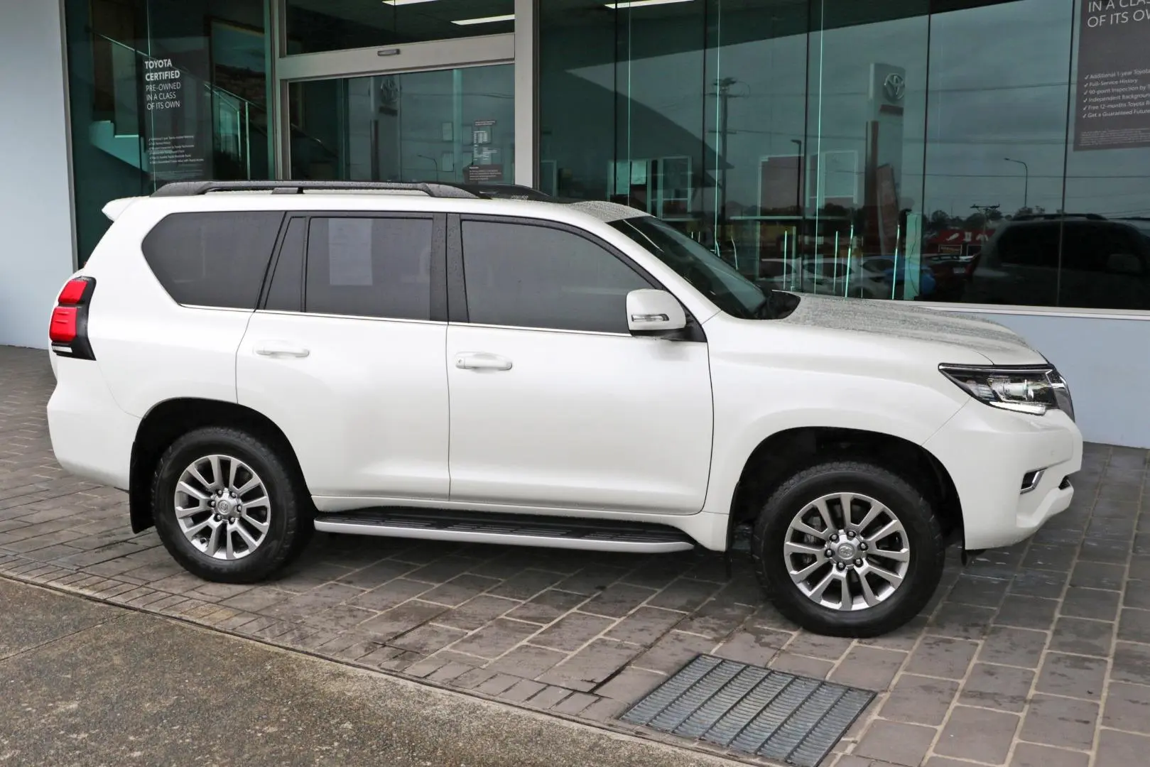 2020 Toyota Landcruiser Prado Gallery Image 5