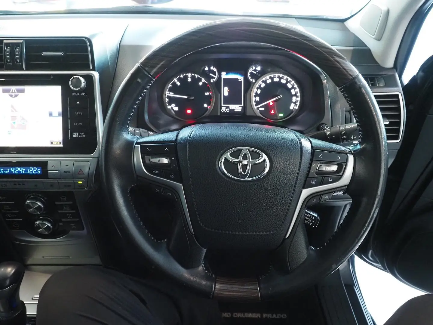 2018 Toyota Landcruiser Prado Gallery Image 32