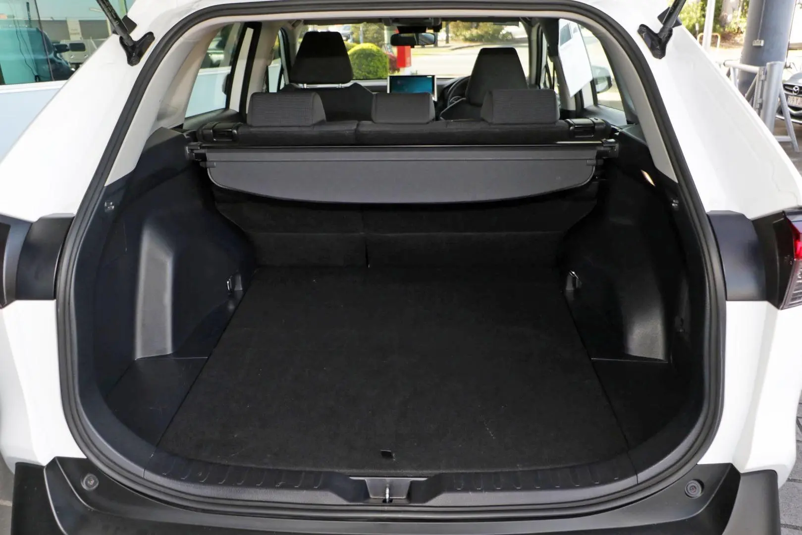2025 Toyota RAV4 Gallery Image 23
