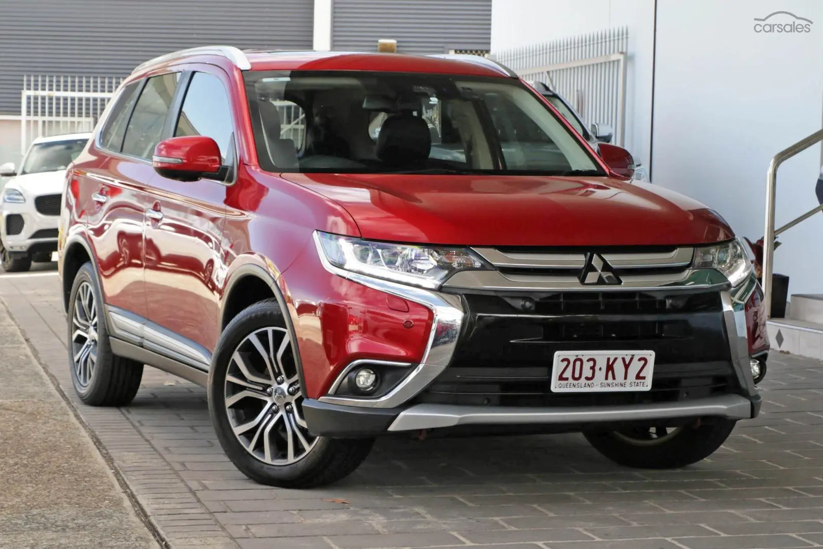 2018 Mitsubishi Outlander Image 1