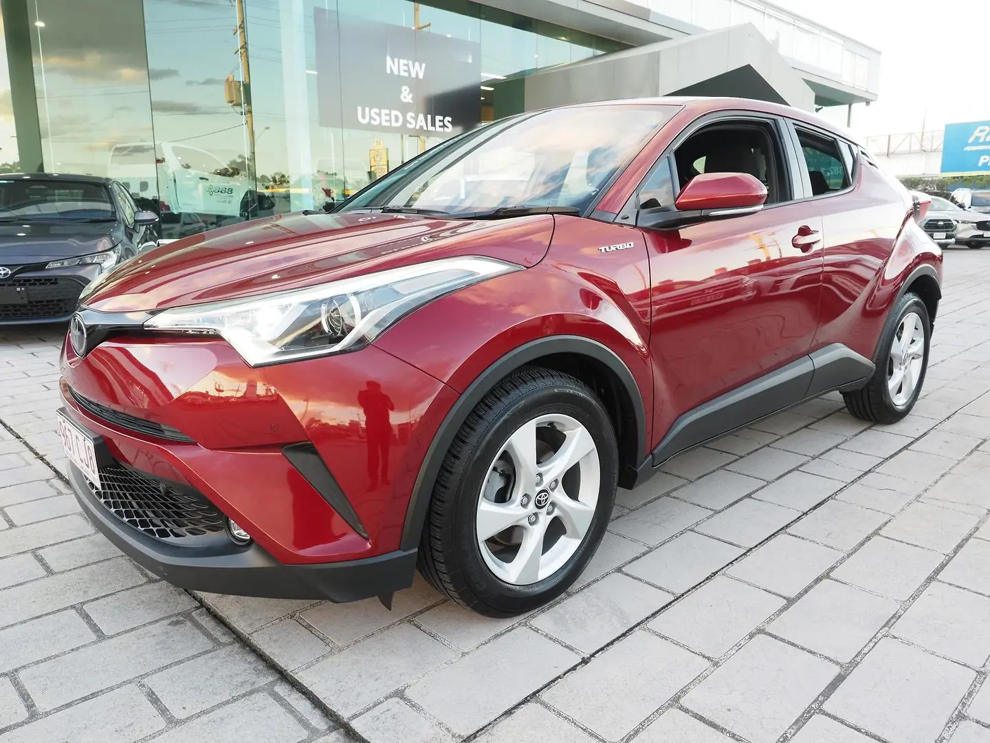 2019 Toyota C-HR Gallery Image 9