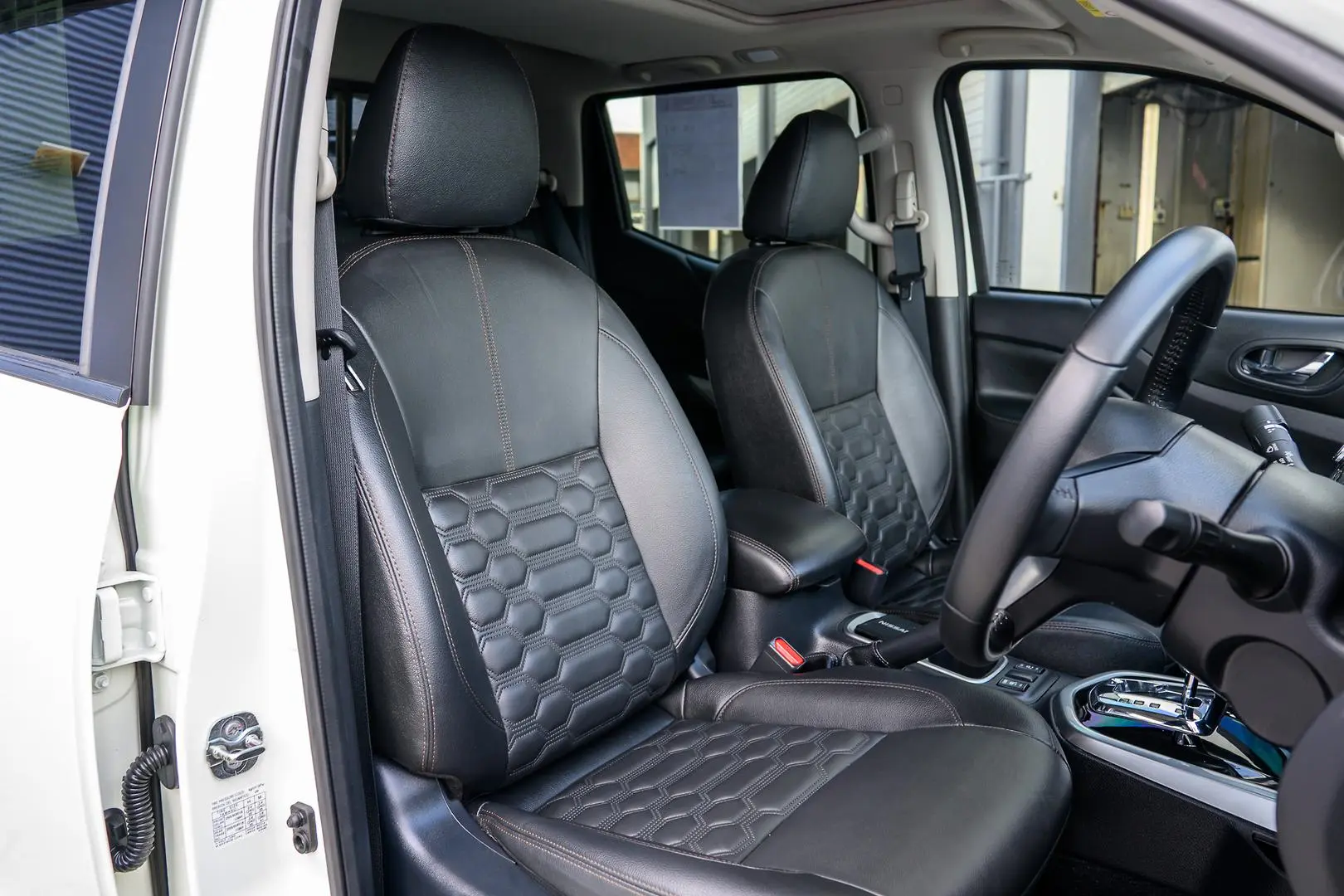 2022 Nissan Navara Gallery Image 13