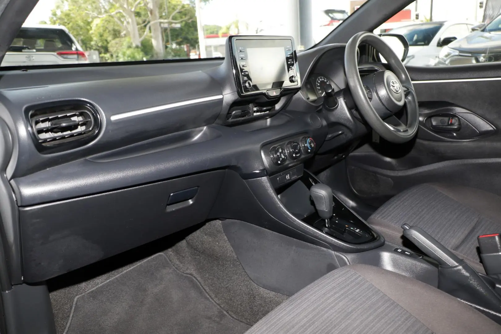 2022 Toyota Yaris Gallery Image 7