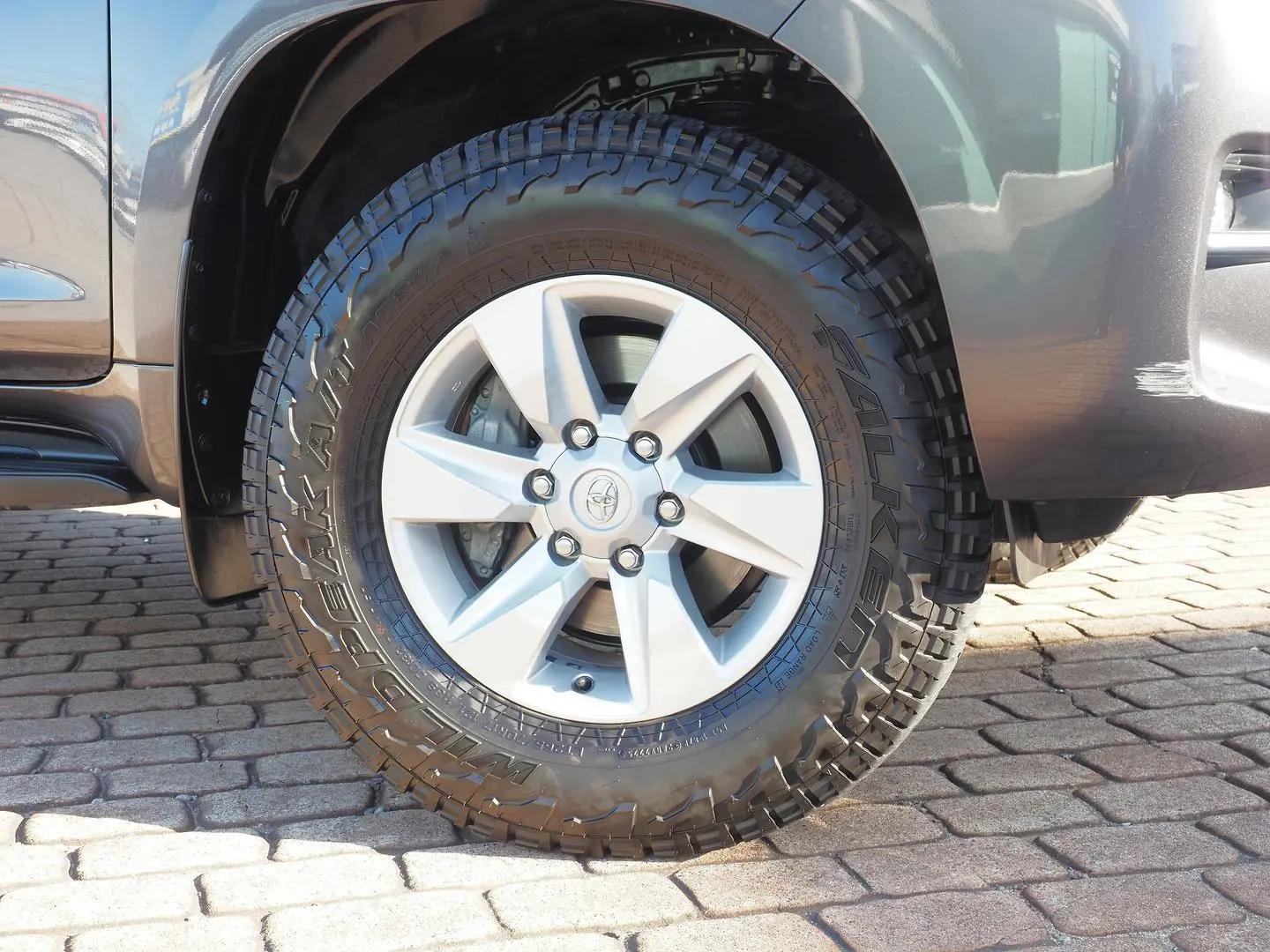 2023 Toyota Landcruiser Prado Gallery Image 12