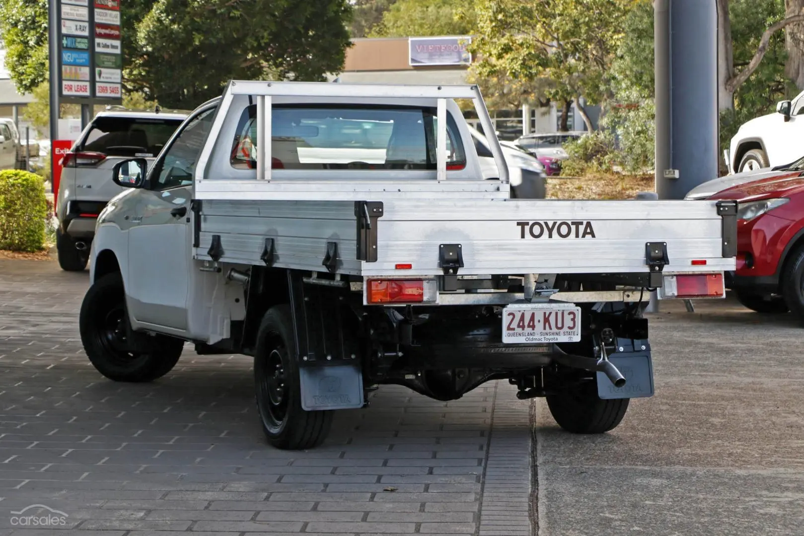 2021 Toyota Hilux Image 2