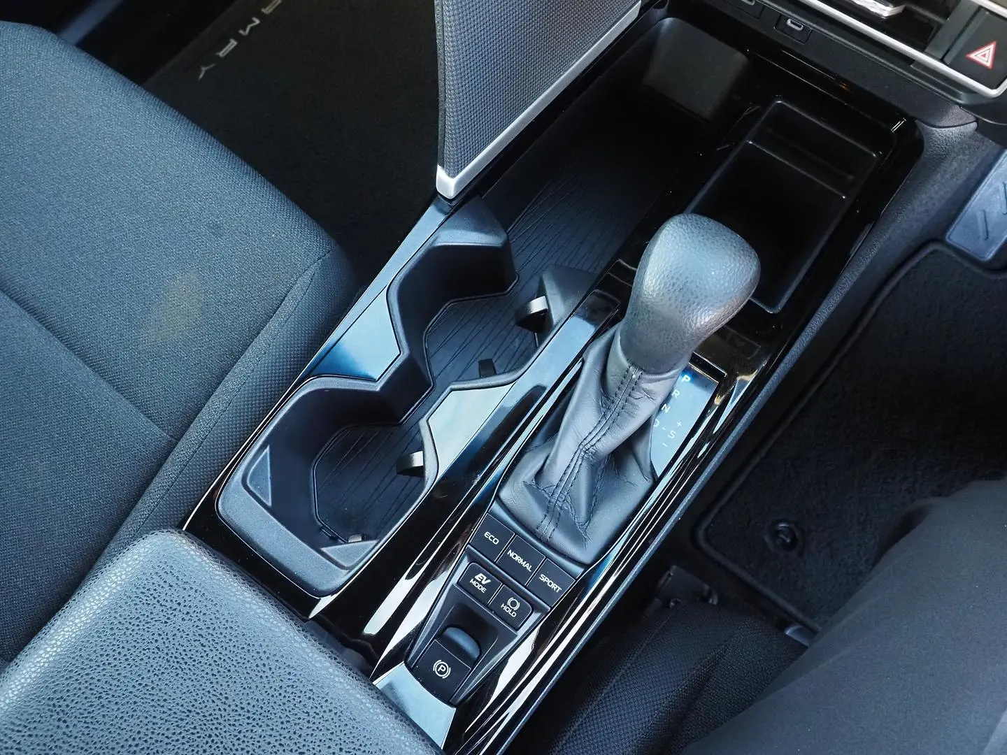 2025 Toyota Camry Gallery Image 24