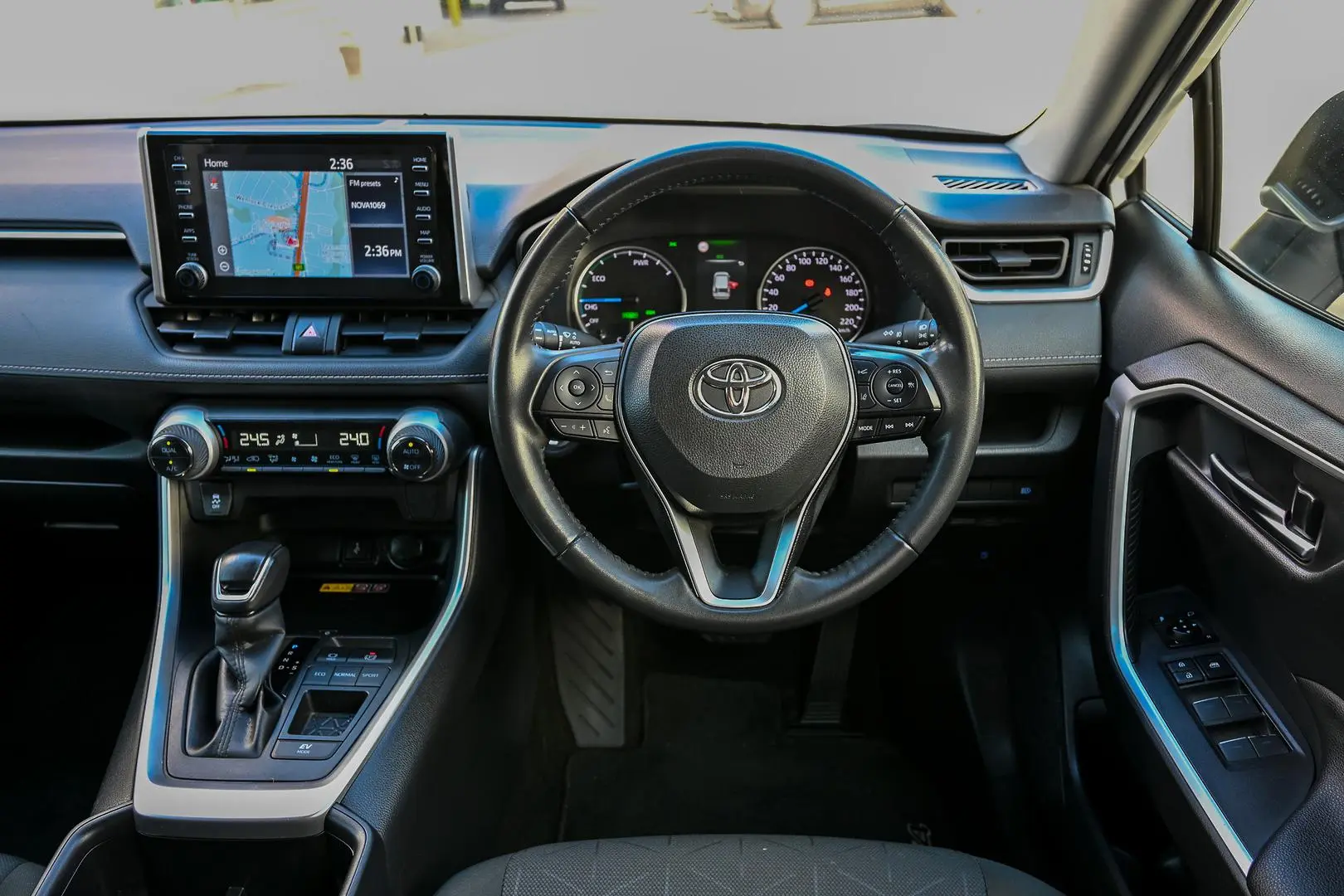 2022 Toyota RAV4 Gallery Image 9
