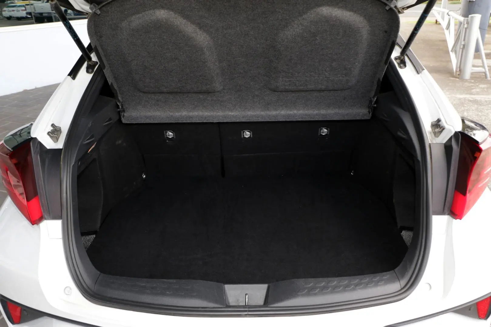 2023 Toyota C-HR Gallery Image 24