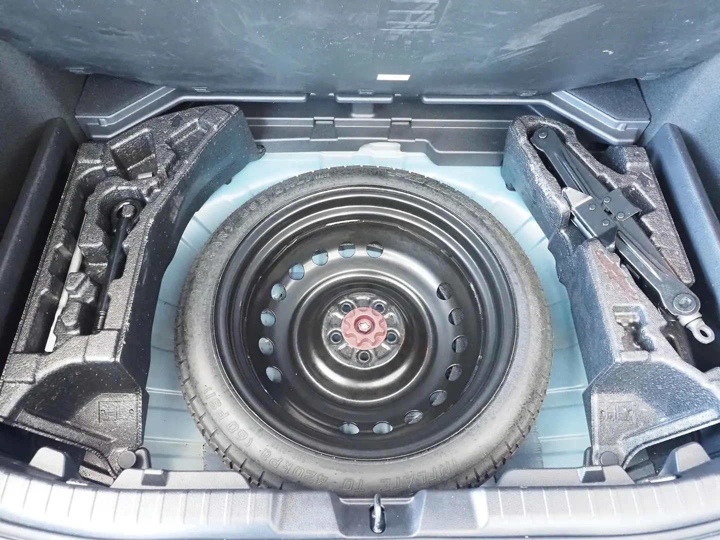 2019 Toyota Corolla Gallery Image 13