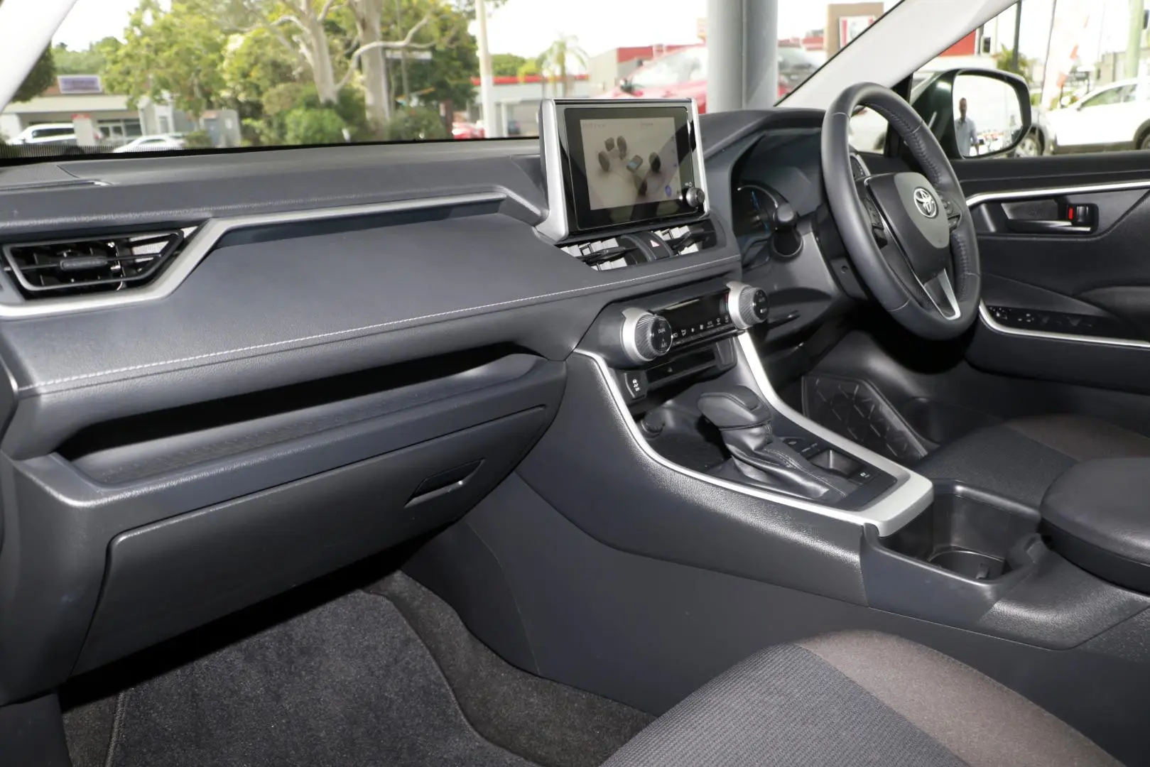 2024 Toyota RAV4 Gallery Image 6