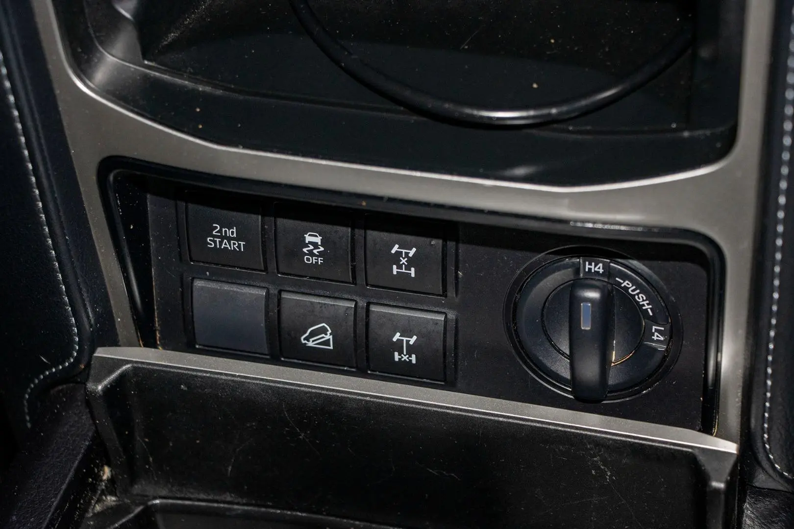 2019 Toyota Landcruiser Prado Gallery Image 14