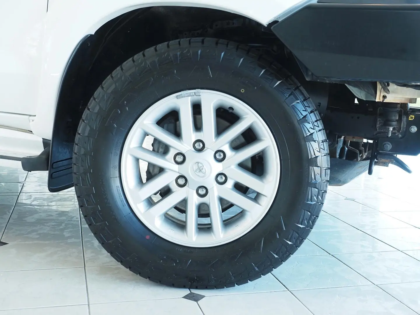 2015 Toyota Hilux Gallery Image 14