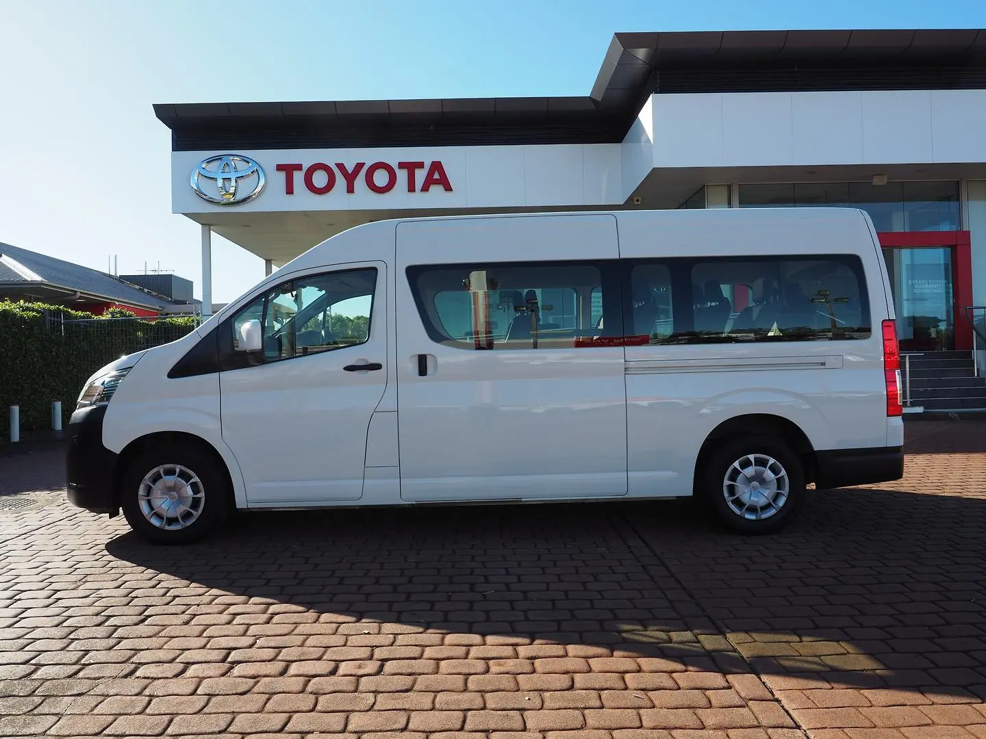 2021 Toyota Hiace Gallery Image 9
