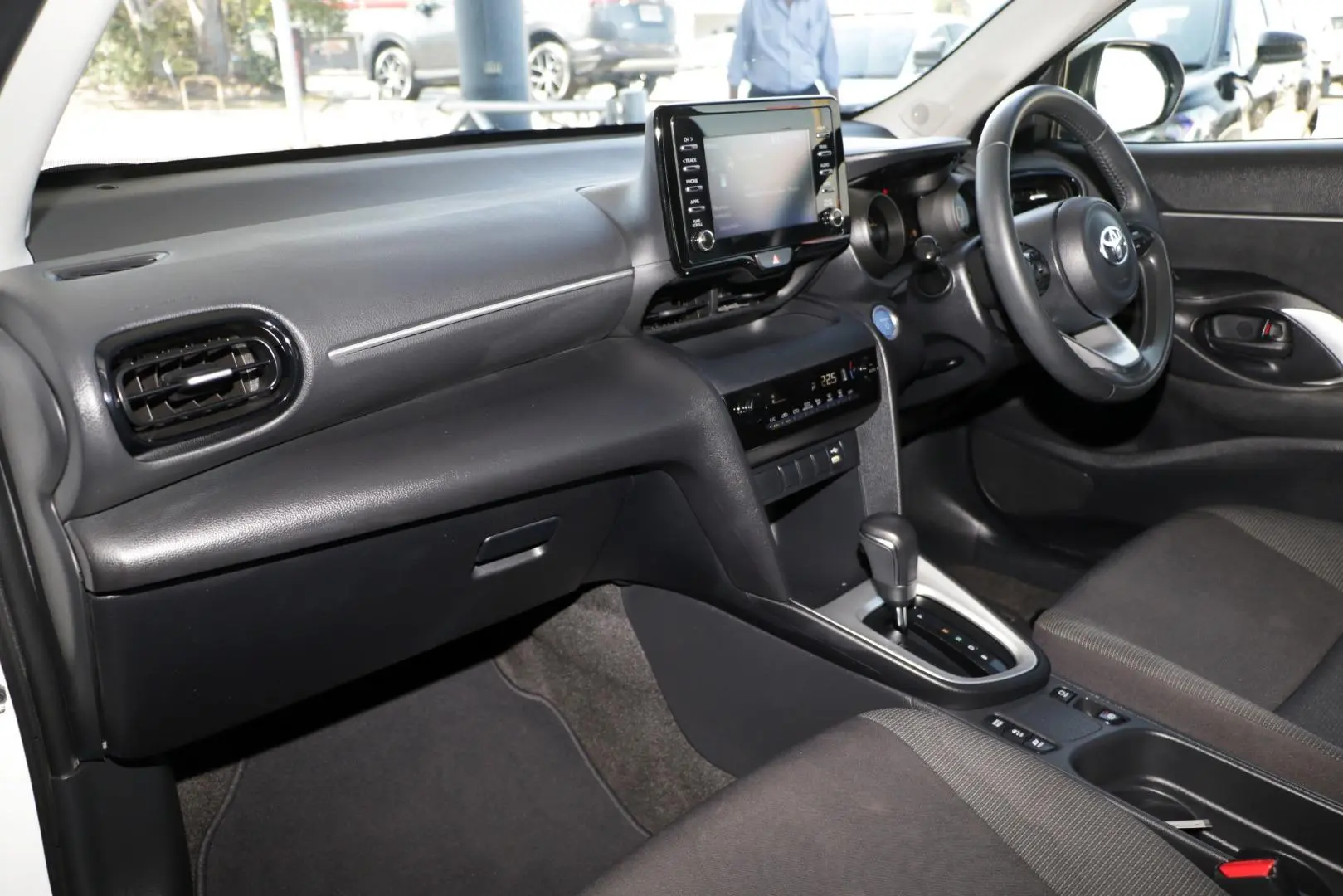 2023 Toyota Yaris Cross Gallery Image 8