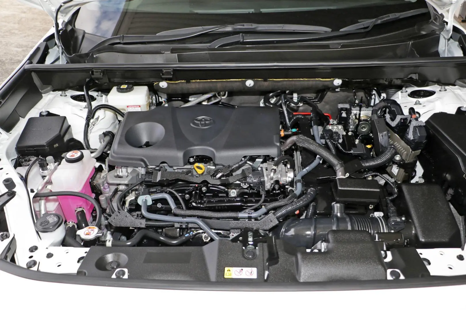 2024 Toyota RAV4 Gallery Image 18