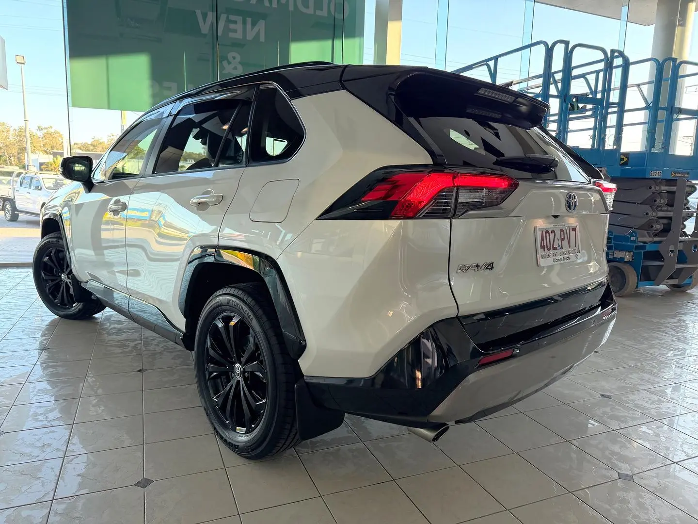 2022 Toyota RAV4 Gallery Image 7