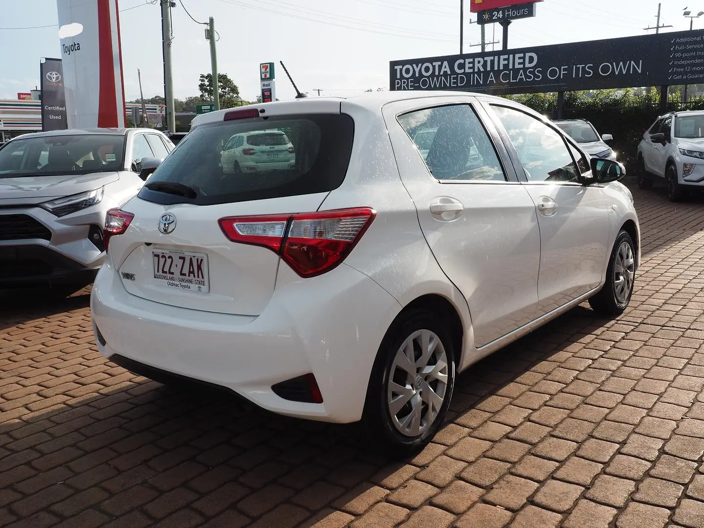 2019 Toyota Yaris Image 3