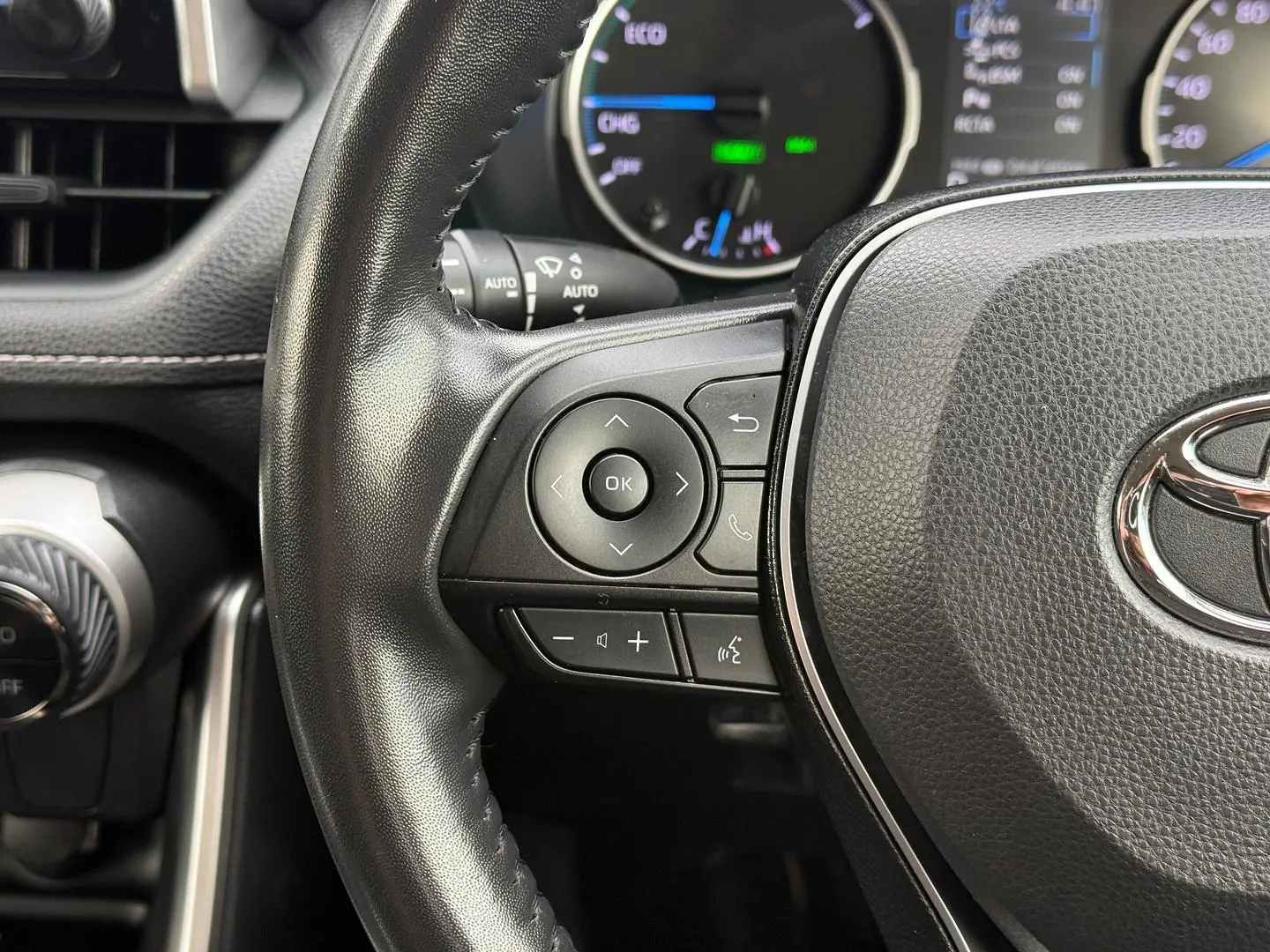 2020 Toyota RAV4 Gallery Image 15