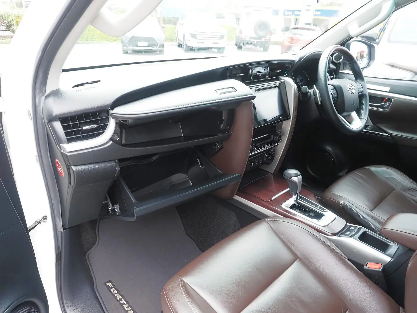 2017 Toyota Fortuner Gallery Image 14