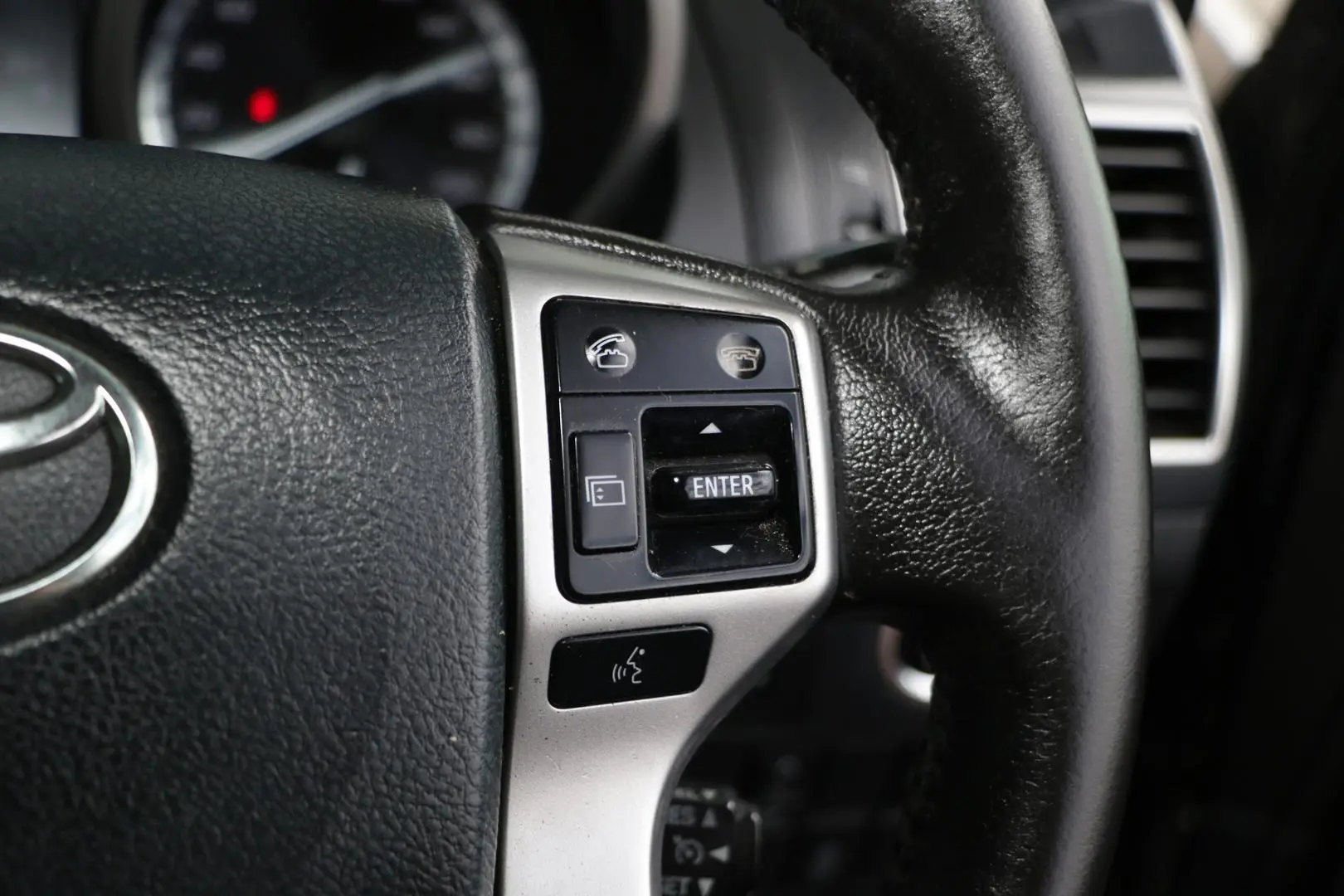 2014 Toyota Landcruiser Prado Gallery Image 17