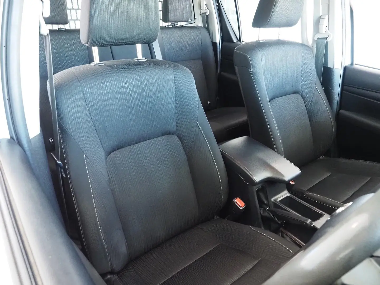 2019 Toyota Hilux Gallery Image 17