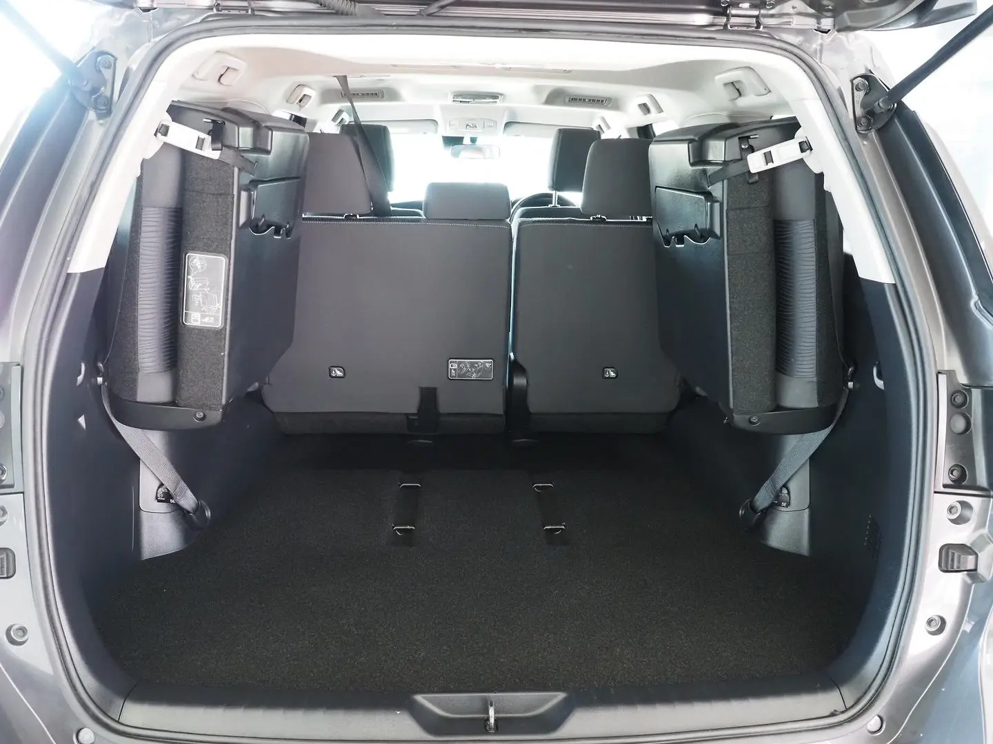 2022 Toyota Fortuner Gallery Image 6