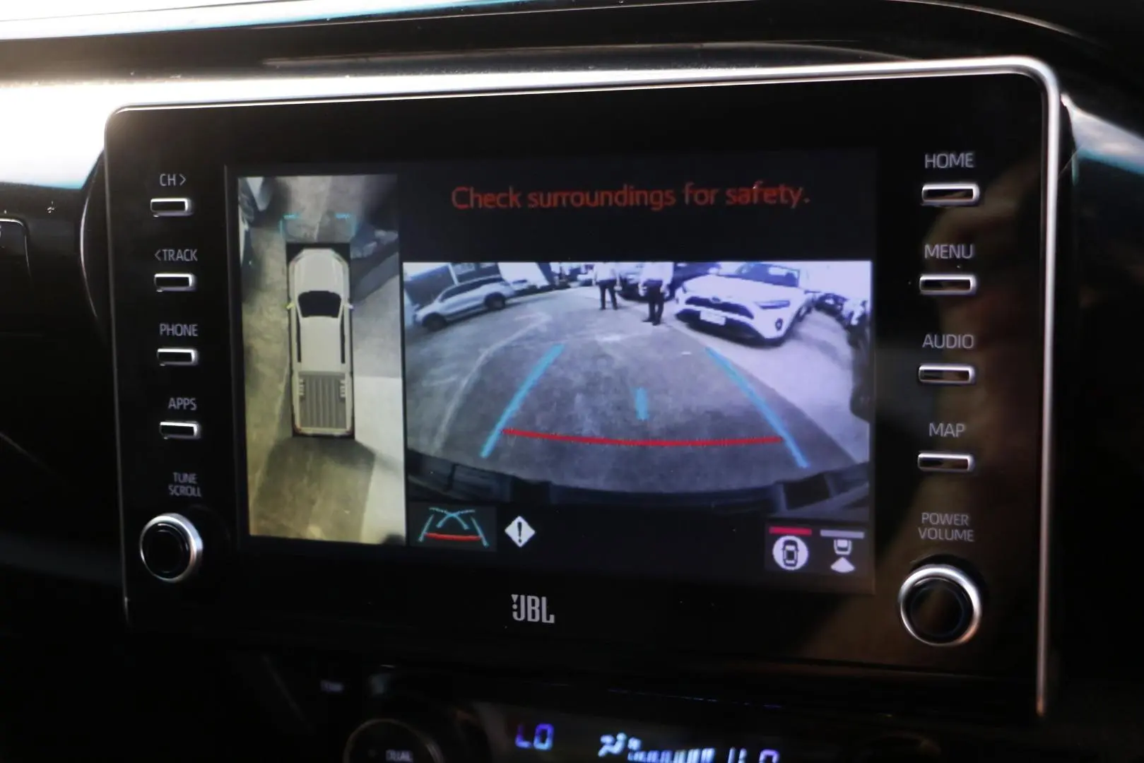 2024 Toyota Hilux Gallery Image 11