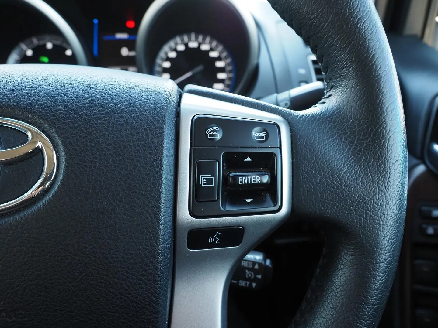 2017 Toyota Landcruiser Prado Gallery Image 30