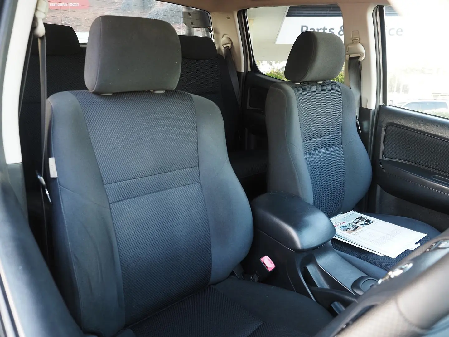 2015 Toyota Hilux Gallery Image 25