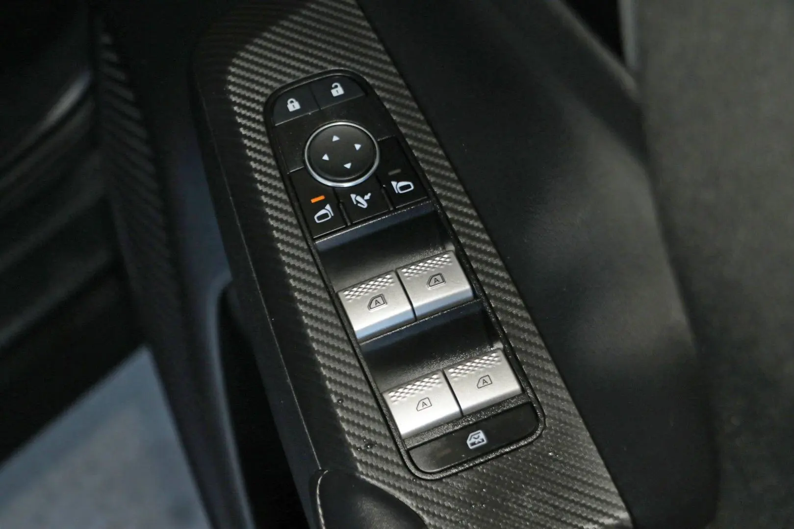 2024 Mitsubishi Outlander Gallery Image 19